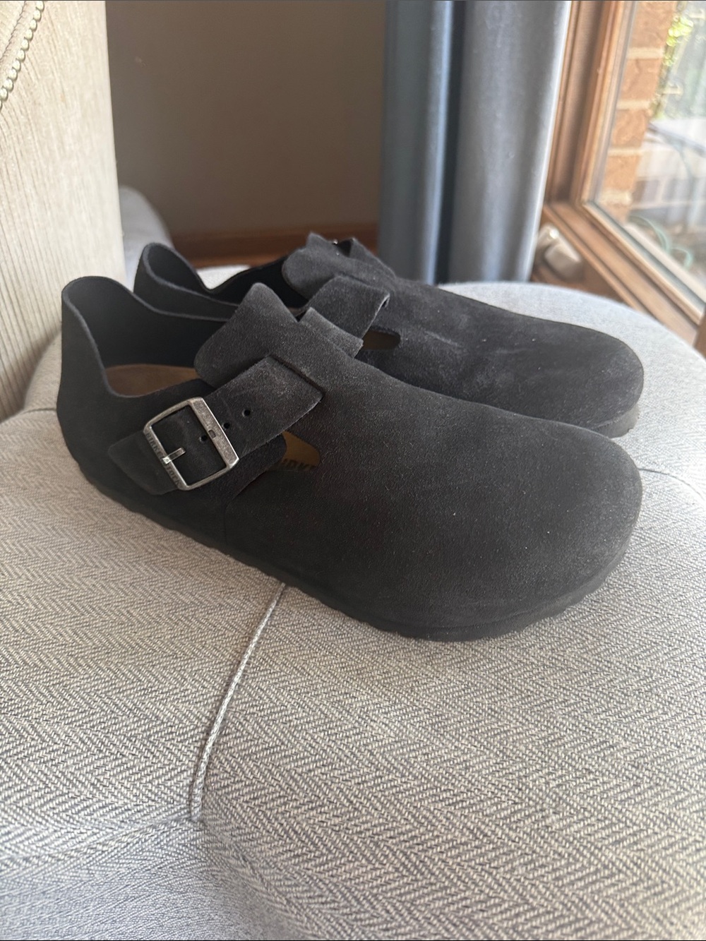 Birkenstock London Suede Leather Clogs in black,